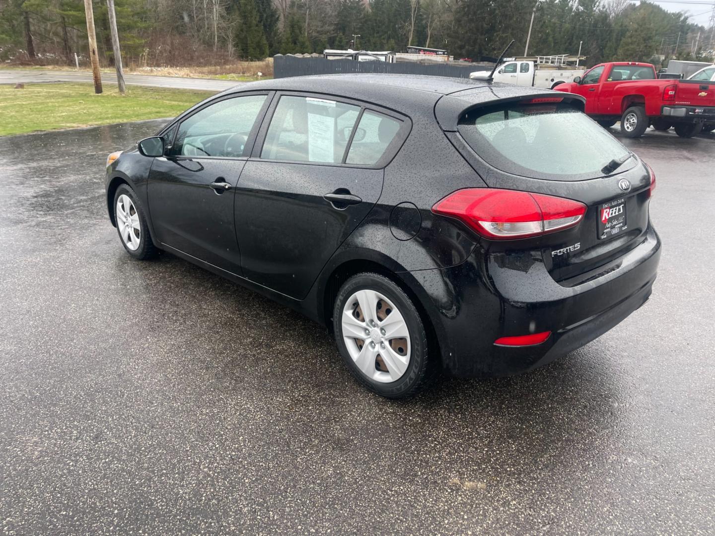 2016 Black /Black Kia Forte 5-Door LX (KNAFK5A8XG5) with an 2.0L I4 DOHC 16V engine, 6-Speed Automatic transmission, located at 547 E. Main St., Orwell, OH, 44076, (440) 437-5893, 41.535435, -80.847855 - Photo#20